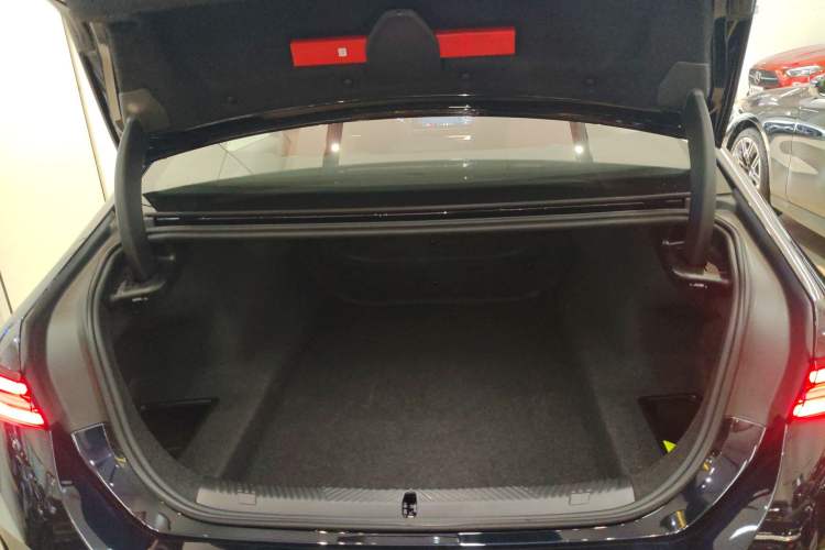 Used BMW 5 Series 2025 525Li M Sport Package Trunk
