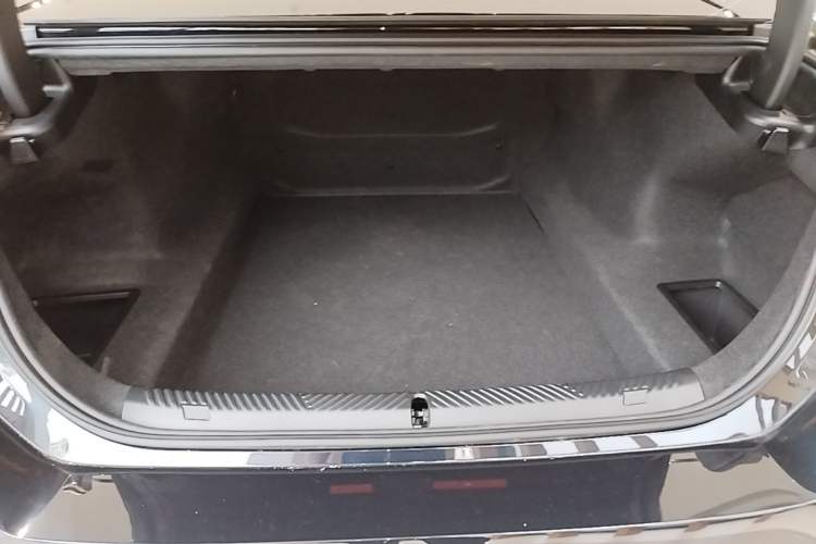 Used BMW 5 Series 2025 530Li Leading Model M Sport Package Trunk