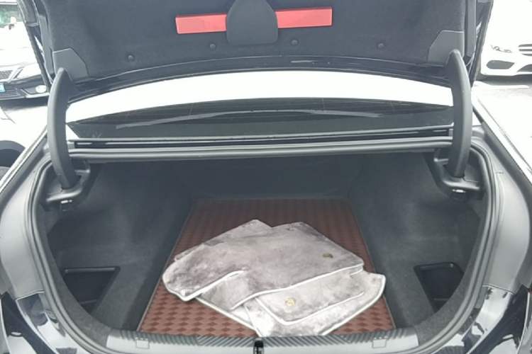 Used BMW 5 Series 2025 530Li Leading Model M Sport Package Trunk