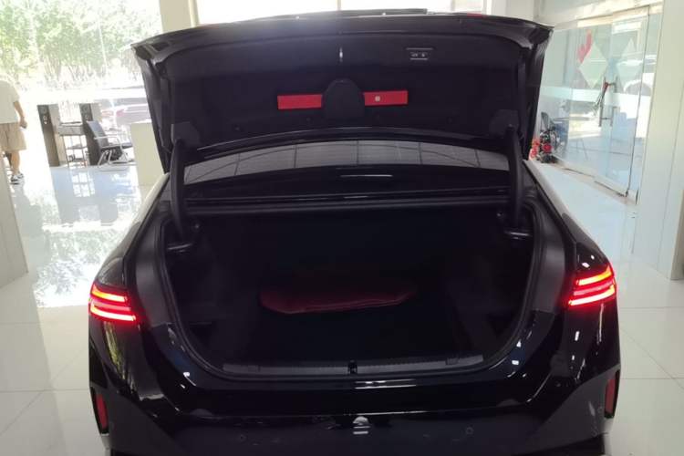 Used BMW 5 Series 2025 530Li Leading Model M Sport Package Trunk