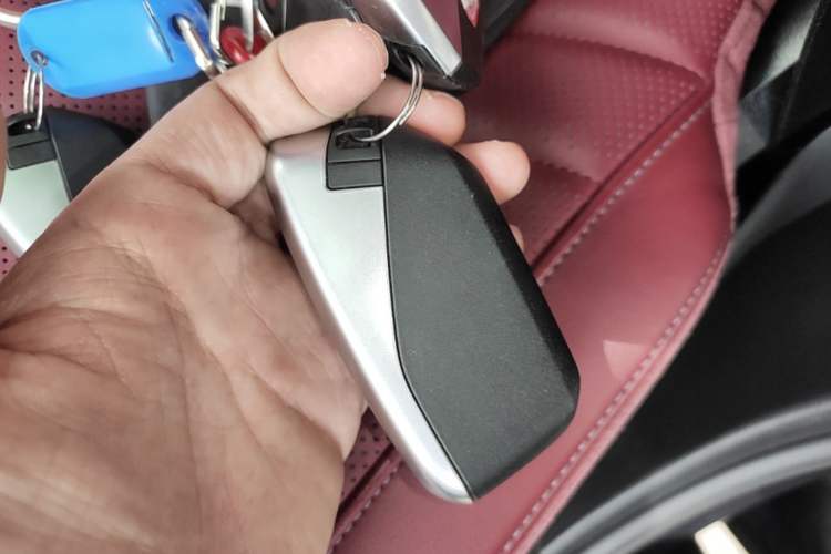 Used BMW 5 Series 2025 530Li Luxury Edition M Sport Package Vehicle Key