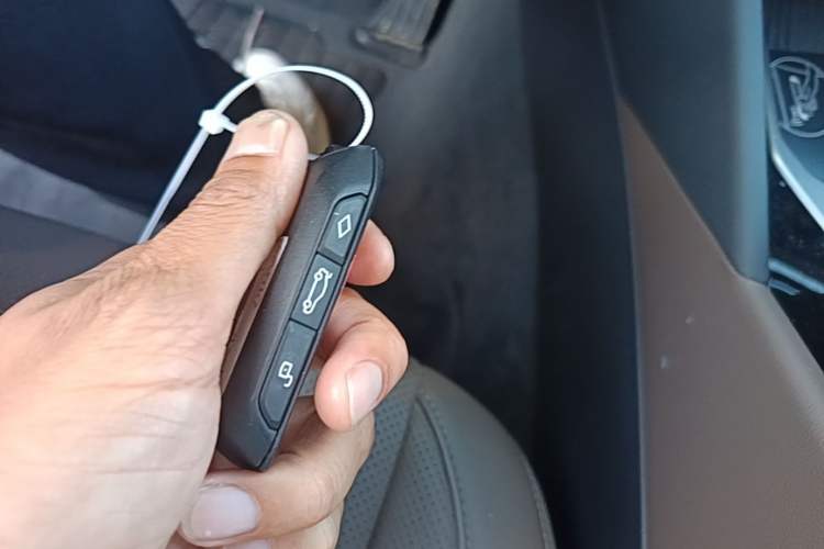 Used BMW 5 Series 2025 525Li M Sport Package Vehicle Key