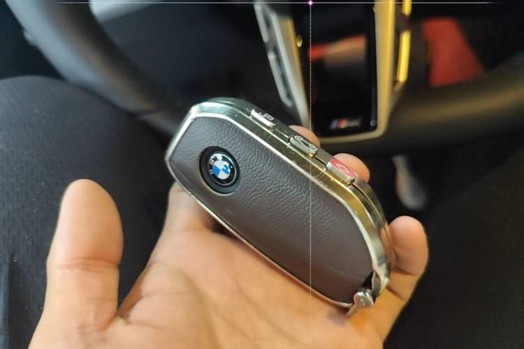 Used BMW 5 Series 2025 530Li Luxury Edition M Sport Package Vehicle Key