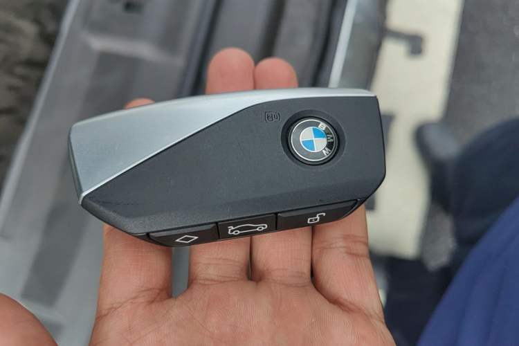 Used BMW 5 Series 2025 530Li Luxury Edition M Sport Package Vehicle Key