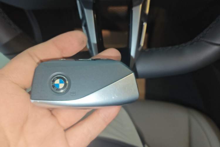 Used BMW 5 Series 2025 525Li M Sport Package Vehicle Key