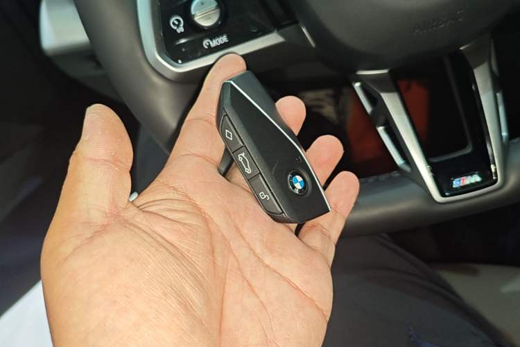 Used BMW 5 Series 2025 525Li M Sport Package Vehicle Key