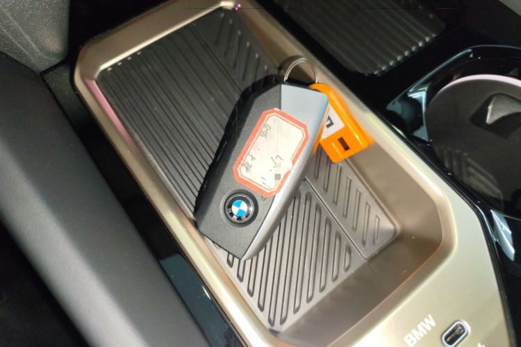 Used BMW 5 Series 2025 530Li Luxury Edition M Sport Package Vehicle Key