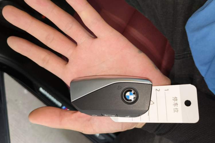Used BMW 5 Series 2025 530Li Luxury Edition M Sport Package Vehicle Key