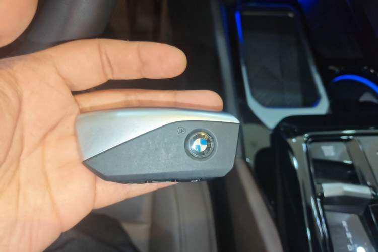 Used BMW 5 Series 2025 525Li M Sport Package Vehicle Key