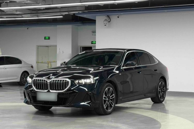 Used BMW 5 Series 2025 530Li Leading Model M Sport Package Guazi used car, China used car export, Used car for sale, Used cars, Cheapest cars for sale