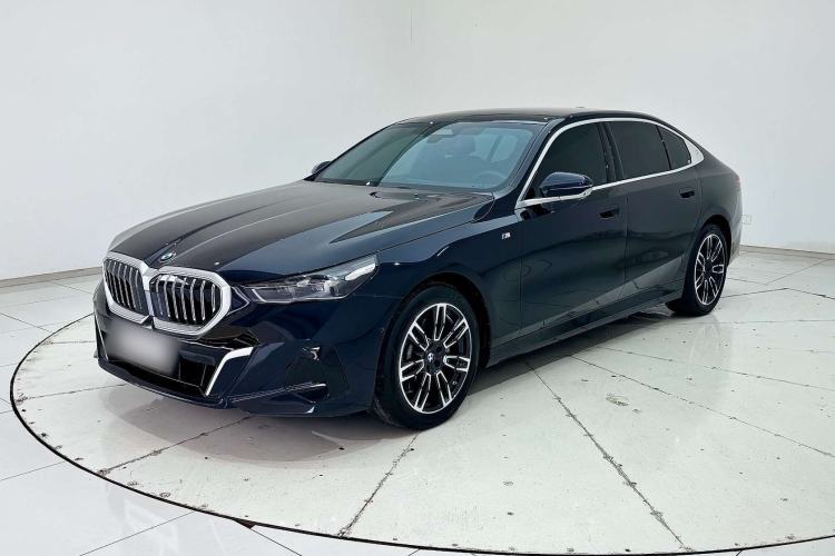 Used BMW 5 Series 2025 530Li Leading Model M Sport Package Guazi used car, China used car export, Used car for sale, Used cars, Cheapest cars for sale