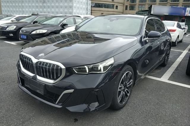 Używany BMW 5 Series 2025 530Li Leading Model M Sport Package