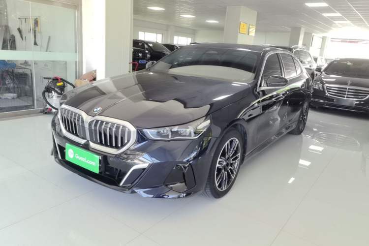 Used BMW 5 Series 2025 530Li Leading Model M Sport Package Guazi used car, China used car export, Used car for sale, Used cars, Cheapest cars for sale