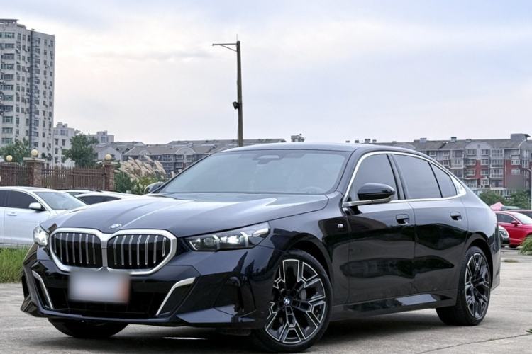 Ojetý BMW 5 Series 2025 530Li Luxury Edition M Sport Package Guazi used car, China used car export, Used car for sale, Used  cars, Cheapest cars for sale