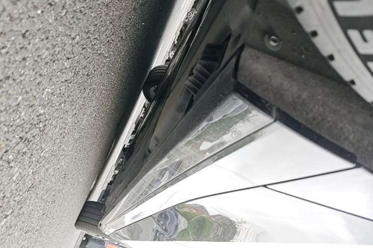 Used BMW 5 Series 2025 530Li Luxury Edition M Sport Package Chassis Rear Right