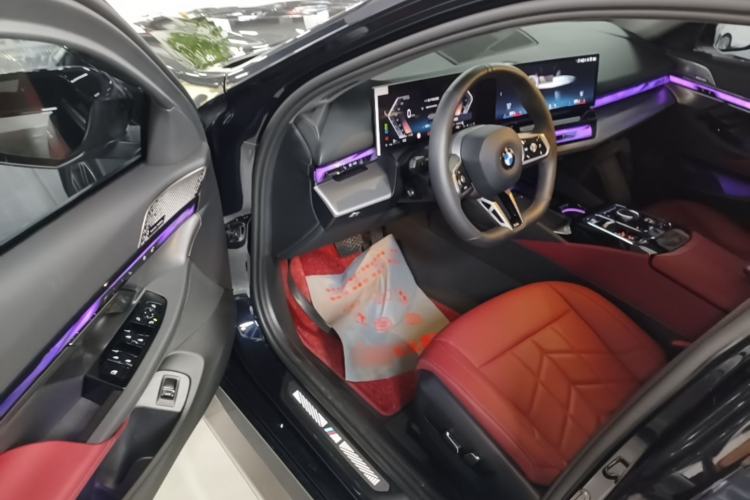 Used BMW 5 Series 2025 530Li Leading Model M Sport Package Driver Seat