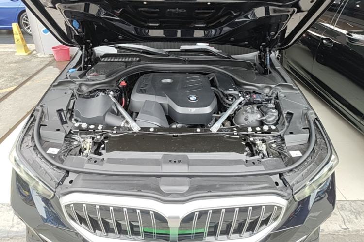 Used BMW 5 Series 2025 525Li M Sport Package Engine Bay
