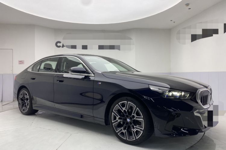 Used BMW 5 Series 2025 530Li Luxury Edition M Sport Package Exterior 1