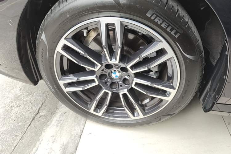 Used BMW 5 Series 2025 525Li M Sport Package Exterior 4