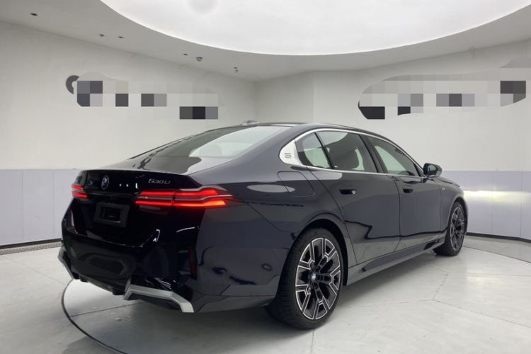 Used BMW 5 Series 2025 530Li Luxury Edition M Sport Package Exterior 4