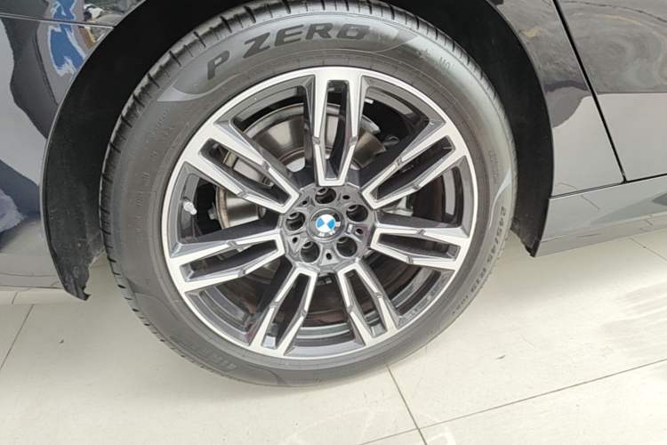 Used BMW 5 Series 2025 525Li M Sport Package Exterior 5