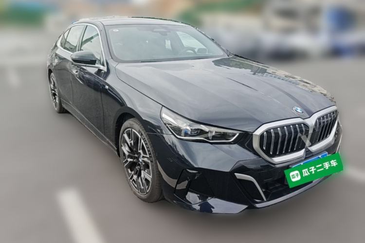 Used BMW 5 Series 2025 530Li Luxury Edition M Sport Package Front Right 45 Deg