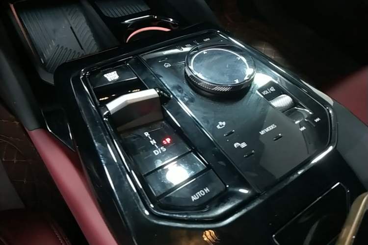 Used BMW 5 Series 2025 530Li xDrive M Sport Package Gear Lever