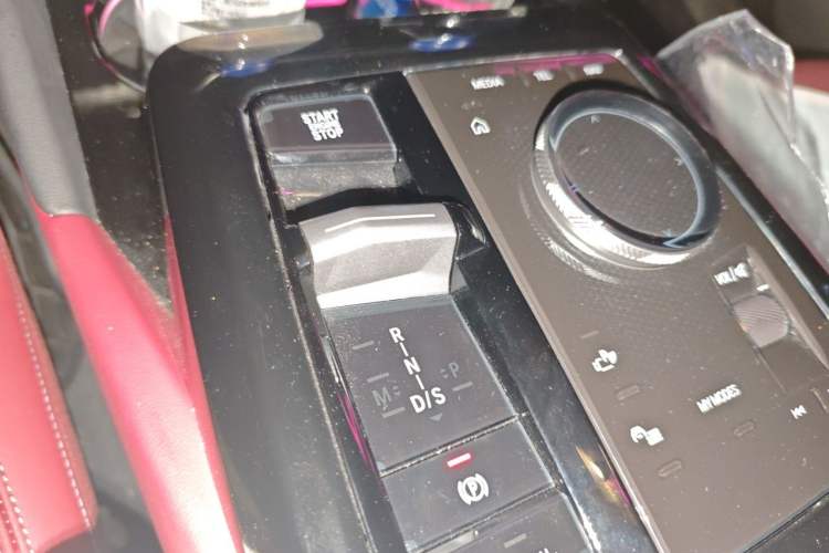Used BMW 5 Series 2025 525Li M Sport Package Gear Lever
