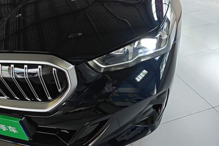 Used BMW 5 Series 2025 530Li Leading Model M Sport Package Left Front Headlight