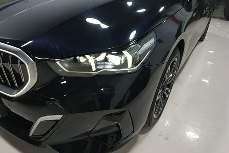 Used BMW 5 Series 2025 530Li xDrive M Sport Package Left Front Headlight