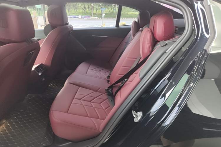 Used BMW 5 Series 2025 525Li M Sport Package Left Rear Seat