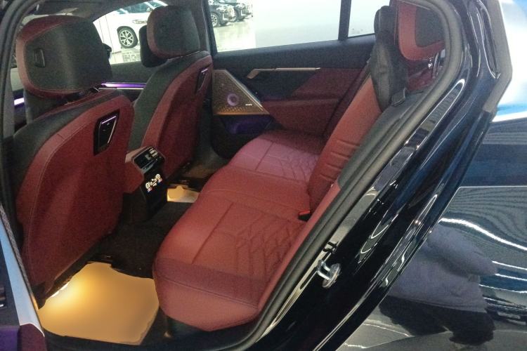 Used BMW 5 Series 2025 530Li Luxury Edition M Sport Package Left Rear Seat