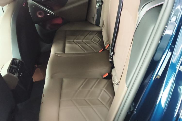 Used BMW 5 Series 2025 530Li Luxury Edition M Sport Package Left Rear Seat