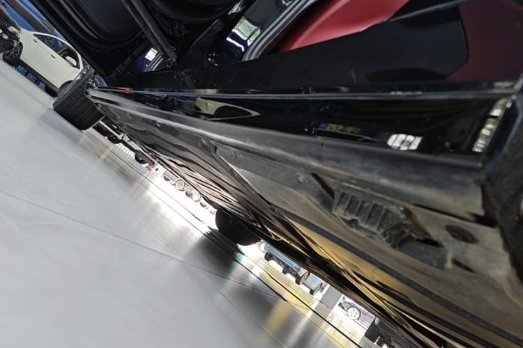 Used BMW 5 Series 2025 530Li Leading Model M Sport Package Left Side Sill