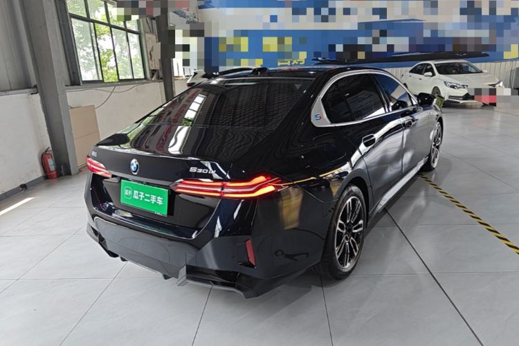 Used BMW 5 Series 2025 530Li Leading Model M Sport Package Rear Right 45 Deg