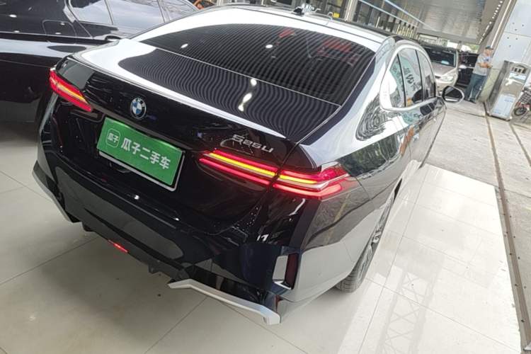 Used BMW 5 Series 2025 525Li M Sport Package Rear Right 45 Deg