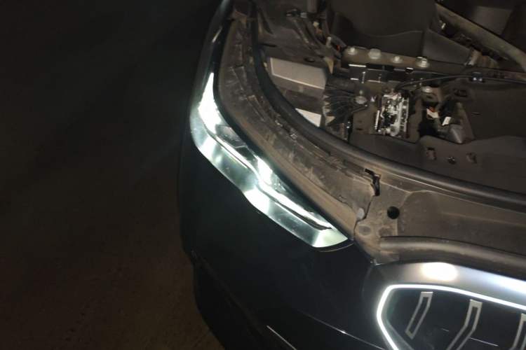 Used BMW 5 Series 2025 525Li M Sport Package Right Front Headlight