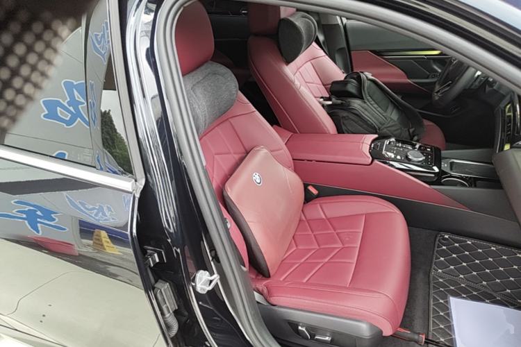 Used BMW 5 Series 2025 525Li M Sport Package Right Front Seat