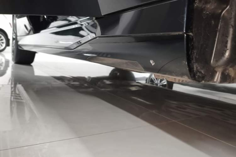 Used BMW 5 Series 2025 530Li Leading Model M Sport Package Right Side Sill