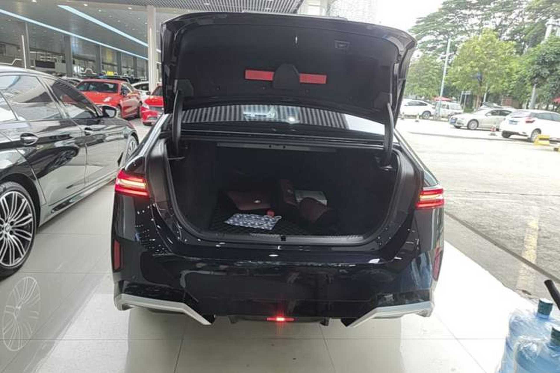 Used BMW 5 Series 2025 525Li M Sport Package Trunk
