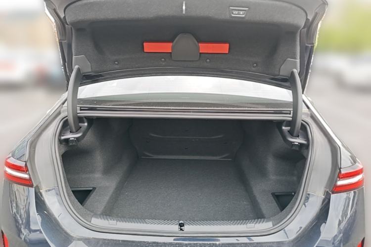 Used BMW 5 Series 2025 530Li Luxury Edition M Sport Package Trunk