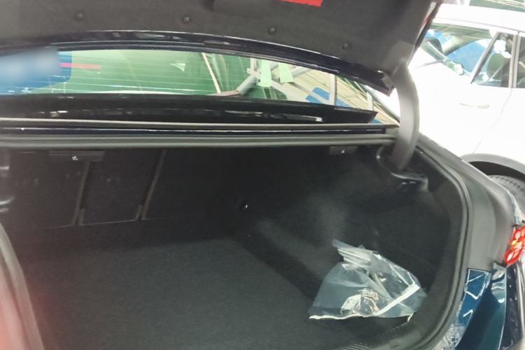 Used BMW 5 Series 2025 530Li Luxury Edition M Sport Package Trunk