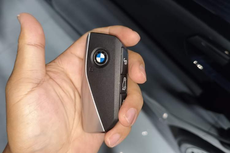 Used BMW 5 Series 2025 530Li Leading Model M Sport Package Vehicle Key