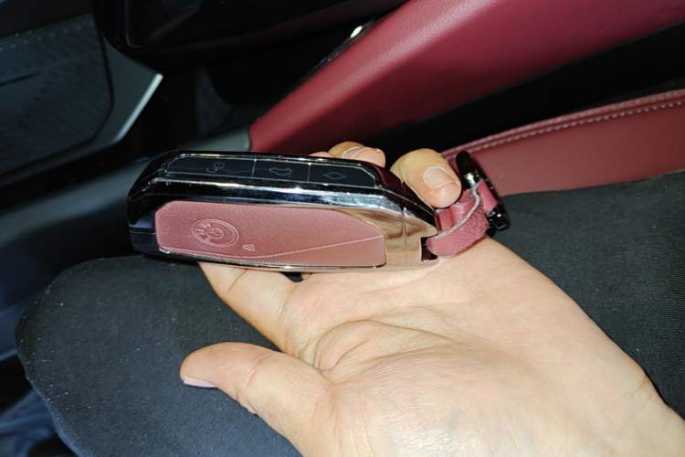 Used BMW 5 Series 2025 530Li Leading Model M Sport Package Vehicle Key