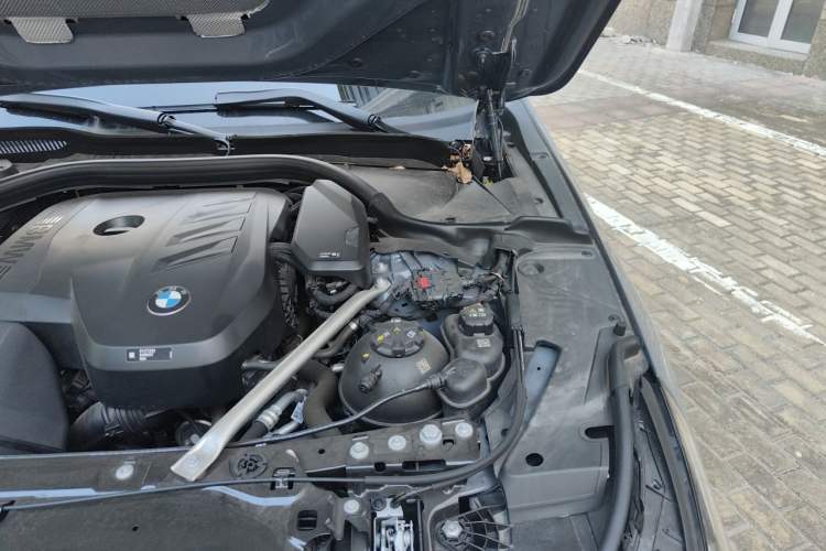 Used BMW 5 Series 2025 530Li Leading Edition Luxury Package Engine Bay Left