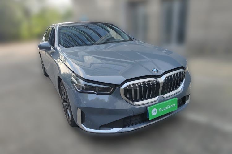 Used BMW 5 Series 2025 530Li Leading Edition Luxury Package Front Right 45 Deg
