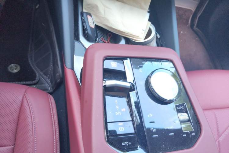 Used BMW 5 Series 2025 530Li Leading Edition Luxury Package Gear Lever