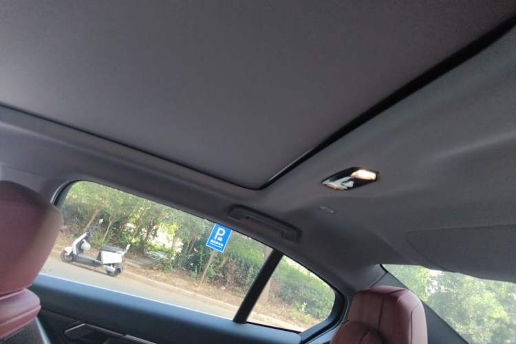 Used BMW 5 Series 2025 530Li Leading Edition Luxury Package Headliner