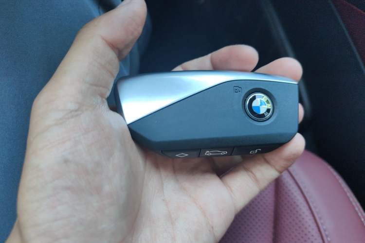 Used BMW 5 Series 2025 530Li Leading Edition Luxury Package Vehicle Key