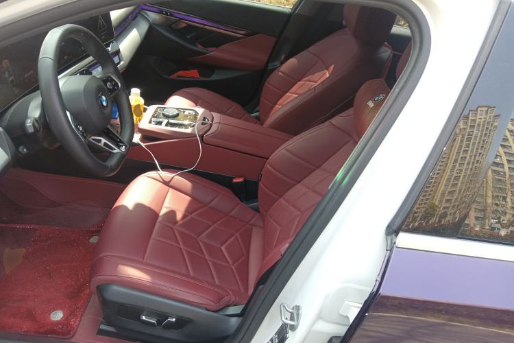 Used BMW 5 Series 2025 525Li M Sport Package Left Front Seat